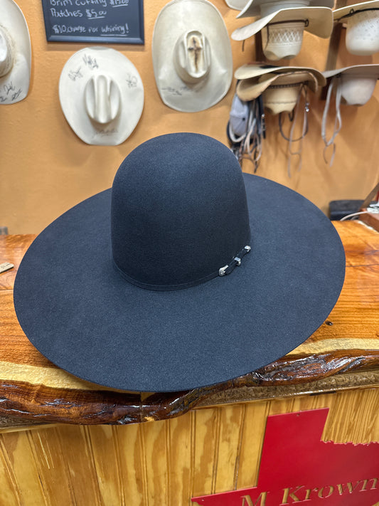 10x Black felt Bailey